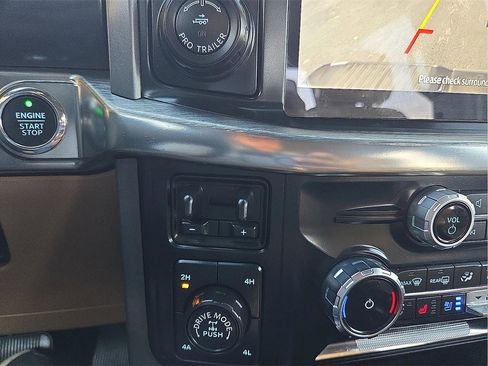 Used 2023 Ford F150 Lariat w/ Trailer Tow Package image 16