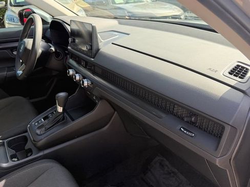 Used 2025 Honda CR-V LX image 19