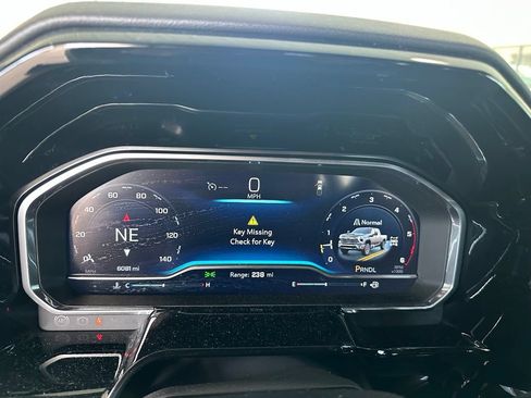 Used 2025 Chevrolet Silverado 2500 LTZ w/ LTZ Convenience Package AWD/4WD image 41