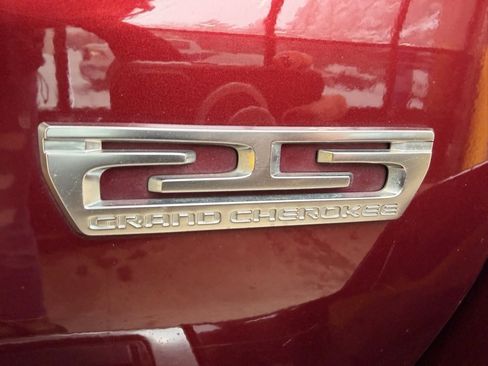 Used 2018 Jeep Grand Cherokee Limited image 8