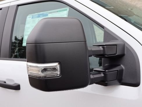 New 2026 Ford F250 XL w/ XL Chrome Package image 18