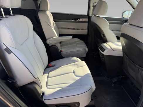 Used 2023 Hyundai Palisade SEL w/ Premium Package image 10