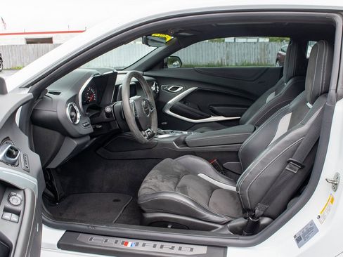 Used 2023 Chevrolet Camaro SS image 29