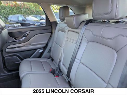 New 2025 Lincoln Corsair Reserve image 13