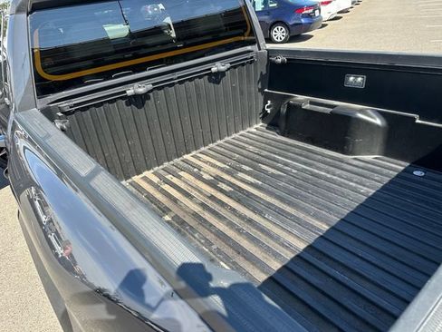 Certified 2025 Toyota Tacoma SR5 AWD/4WD image 28