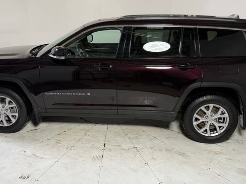 Certified 2022 Jeep Grand Cherokee L Limited w/ Luxury Tech Group II image 4