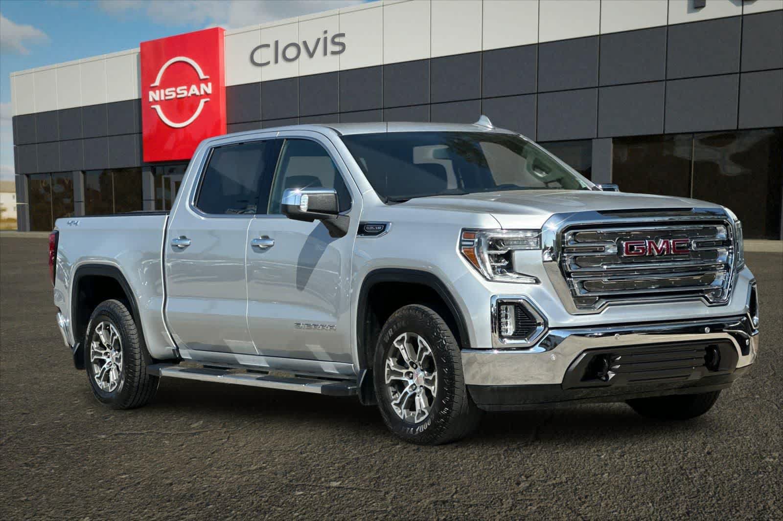 Used 2019 GMC Sierra 1500 SLT w/ Driver Alert Package I AWD/4WD image 10