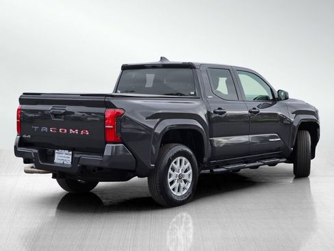Used 2025 Toyota Tacoma SR5 AWD/4WD image 4