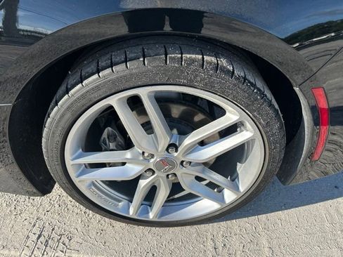 Used 2019 Chevrolet Corvette Stingray Coupe w/ 1LT RWD image 19