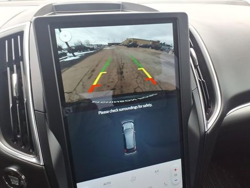 Used 2024 Ford Edge Titanium image 19