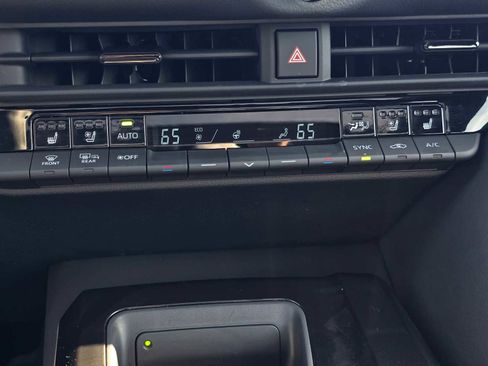 Certified 2026 Toyota Crown Platinum AWD/4WD image 33