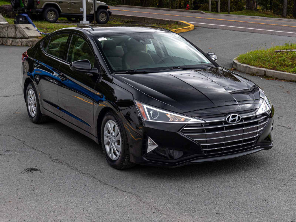 Used 2020 Hyundai Elantra SE FWD image 3