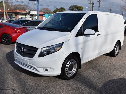 Used 2020 Mercedes-Benz Metris Cargo 3dr 126 WB Mini Van image 2