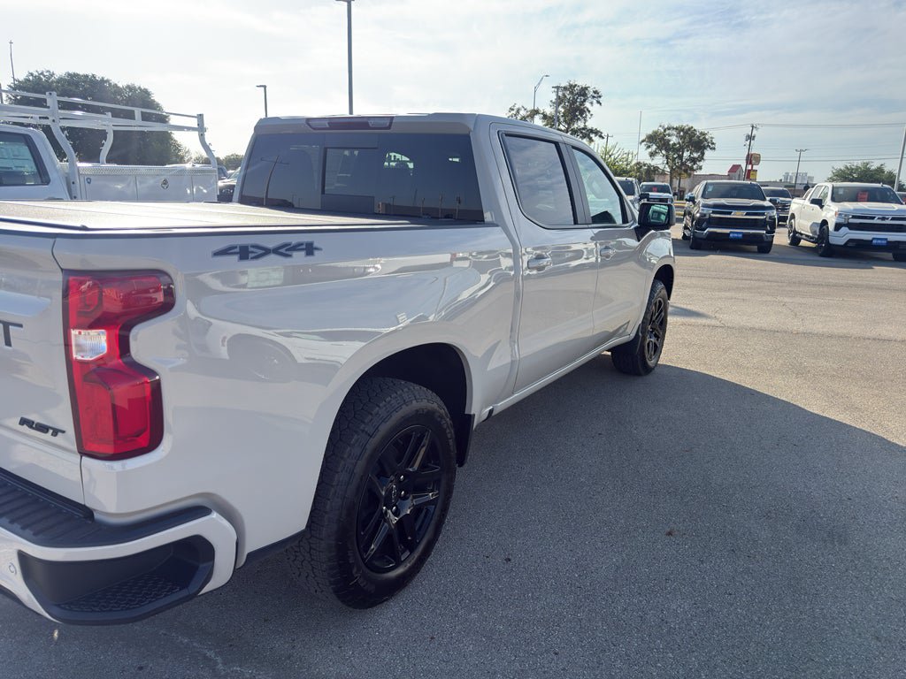 New 2026 Chevrolet Silverado 1500 RST w/ Dark Appearance Package AWD/4WD image 22