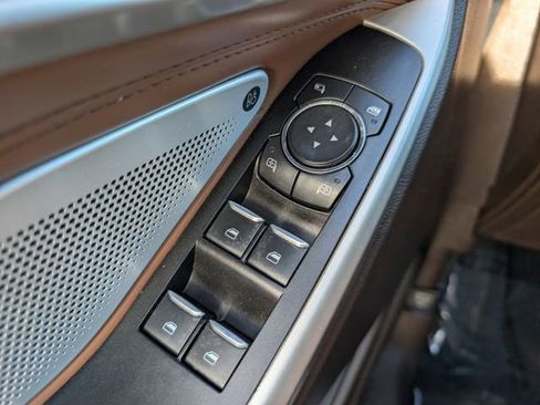 Used 2021 Ford Explorer King Ranch w/ Premium Technology Package image 17