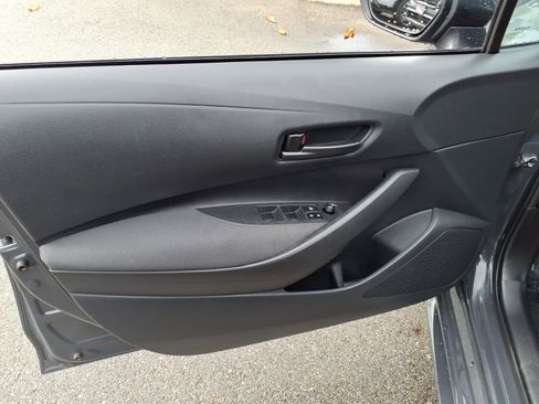 Used 2025 Toyota Corolla LE w/ Convenience Package image 13