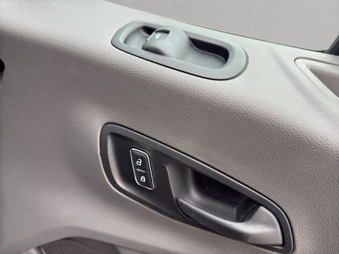 Used 2025 Ford Transit 250 148 Medium Roof image 17