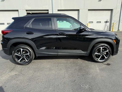 Used 2023 Chevrolet TrailBlazer RS image 2