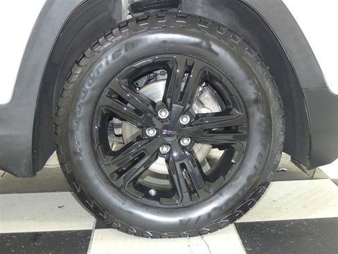 Used 2018 GMC Terrain SLE image 31