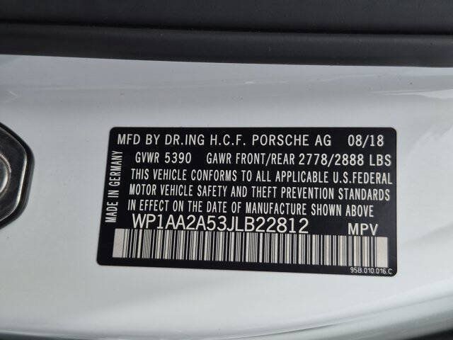 Used 2018 Porsche Macan AWD/4WD image 34