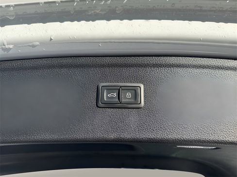 Used 2022 Audi Q5 2.0T Premium image 32