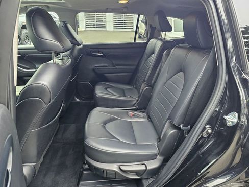 Used 2022 Toyota Highlander XLE image 55