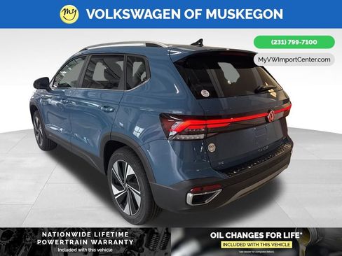 New 2026 Volkswagen Taos SE image 5