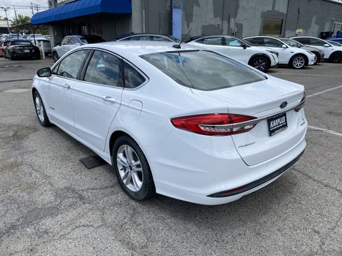 Used 2018 Ford Fusion SE w/ Equipment Group 602A FWD image 11