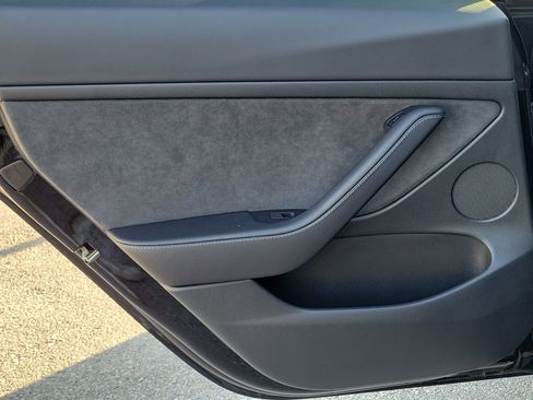 Used 2023 Tesla Model 3 Standard Range image 13