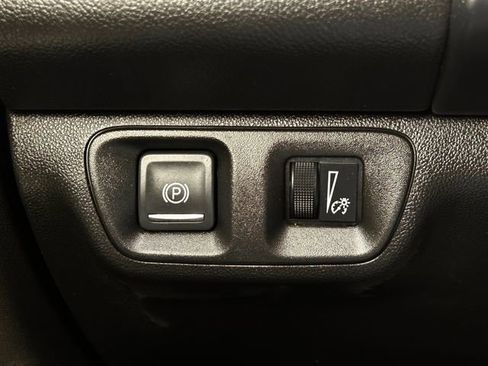 Used 2021 GMC Acadia SLT w/ Elevation Edition image 24