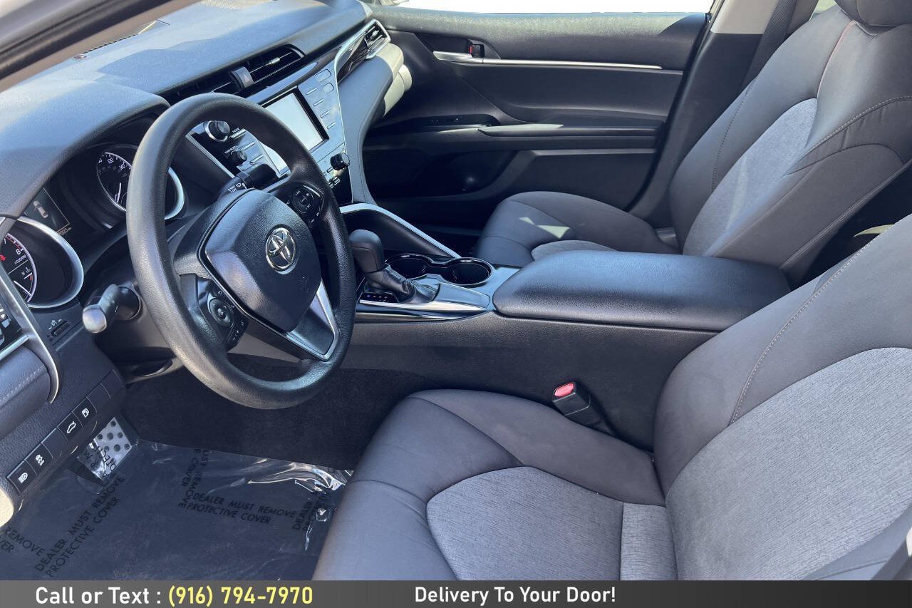 Used 2018 Toyota Camry LE FWD image 13