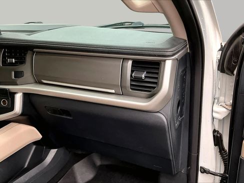 Used 2024 Ford Expedition XLT RWD image 19