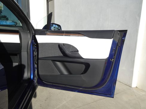 Used 2023 Tesla Model X image 20