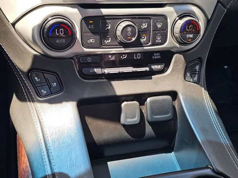 Used 2019 GMC Yukon SLT w/ Open Road Package AWD/4WD image 37