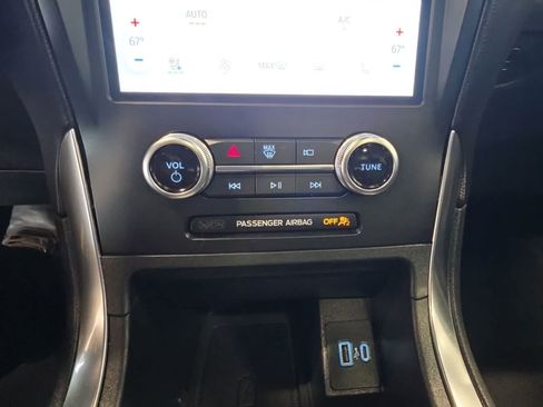 Used 2024 Ford Edge Titanium w/ Equipment Group 301A AWD/4WD image 32