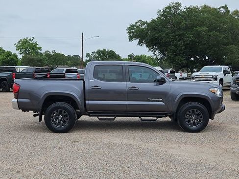 Used 2021 Toyota Tacoma SR5 RWD image 36