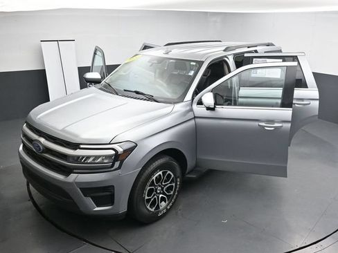 Used 2024 Ford Expedition XLT AWD/4WD image 39