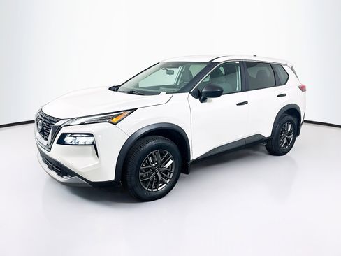 Used 2023 Nissan Rogue S AWD/4WD image 3