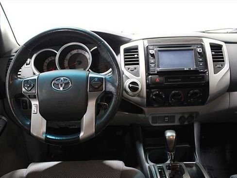 Used 2015 Toyota Tacoma 4x4 Double Cab w/ TRD Sport Package image 12