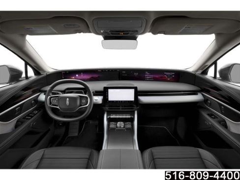 Used 2026 Lincoln Nautilus Premier image 8