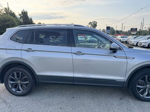 Used 2023 Volkswagen Tiguan SE FWD image 4