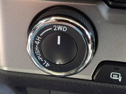 Used 2019 Toyota Tacoma SR5 AWD/4WD image 23