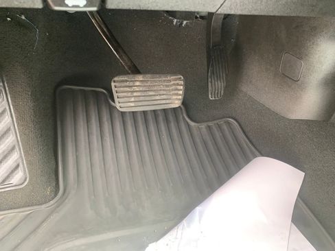 Used 2025 Chevrolet Silverado 1500 LT image 16