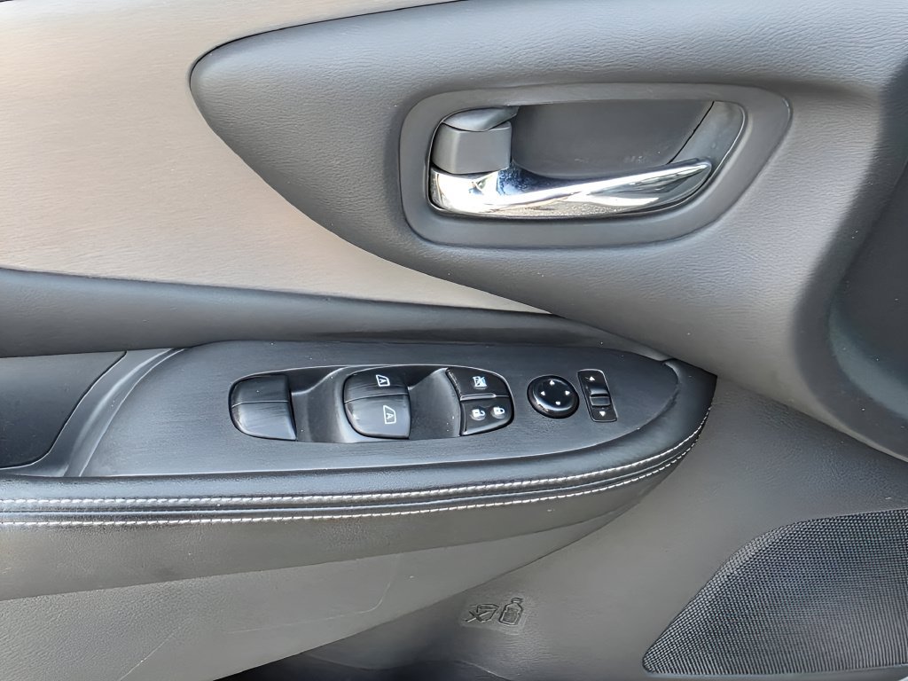 Used 2023 Nissan Murano SV w/ SV Midnight Edition Package FWD image 12