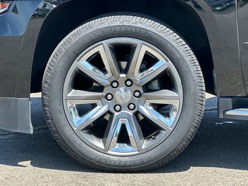 Used 2019 Chevrolet Suburban Premier AWD/4WD image 33
