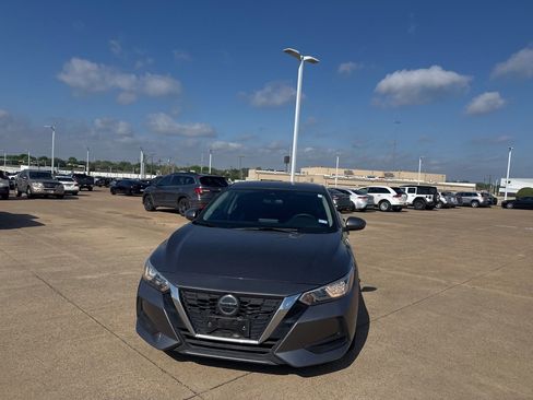 Used 2020 Nissan Sentra S image 5
