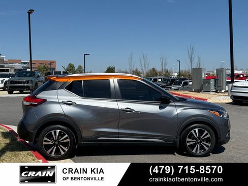 Used 2020 Nissan Kicks SR w/ SR Premium Package image 9