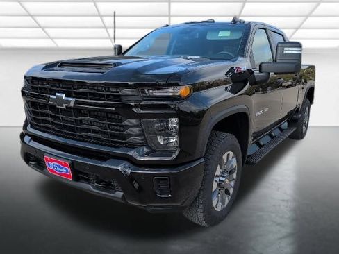 Used 2026 Chevrolet Silverado 2500 Custom w/ Custom Value Package image 24