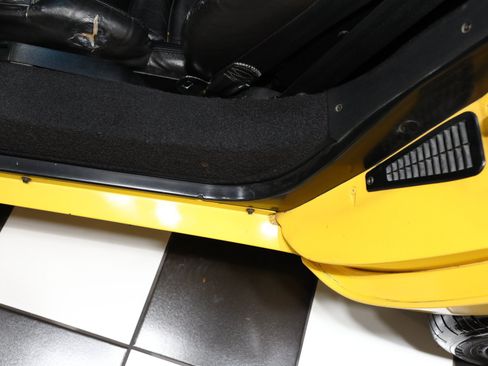 Used 1990 Chevrolet Corvette ZR-1 RWD image 46