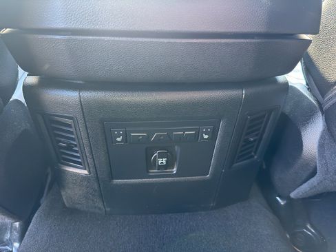 Used 2017 RAM 3500 Laramie image 33